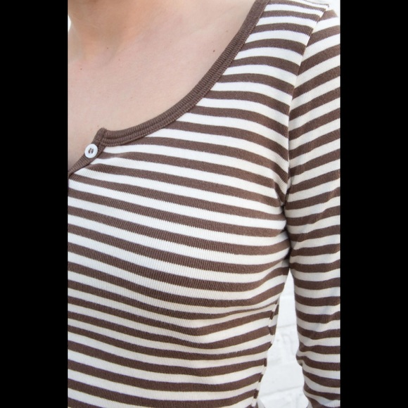 Brandy Melville brown striped Zelly 3 button top - Picture 4 of 6